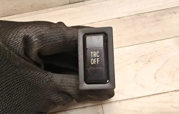 Toyota Avensis T250 Traction control (ASR) switch TR8801