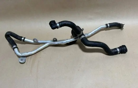 Mercedes-Benz B W246 W242 Engine coolant pipe/hose A2425017558 15830 A2425060560