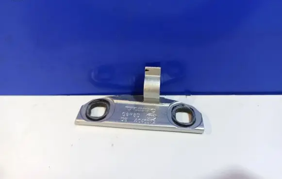Volvo V60 Front door upper hinge 31218523 A046572