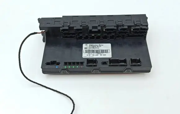 Mercedes-Benz E W211 Fuse module 2115455601 5DK00804757