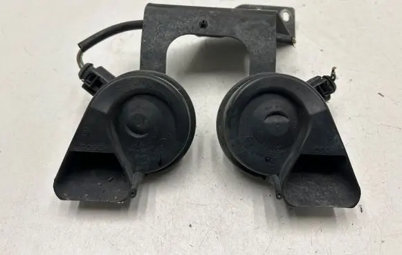 Audi A6 S6 C6 4F Horn signal 703881165