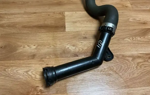 Intercooler hose/pipe