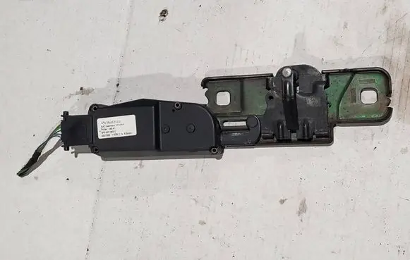 Audi A6 S6 C6 4F Tailgate/trunk/boot lift motor 4F9827383G