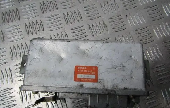 Audi 100 S4 C4 ABS control unit/module 0265100037 443907379c