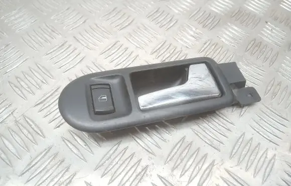Volkswagen PASSAT B5.5 Front door interior handle 3B1837114