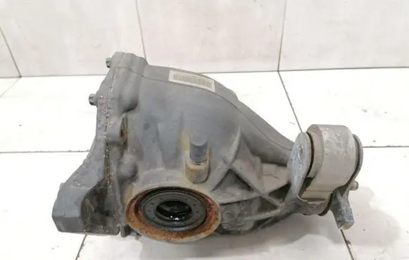 Mercedes-Benz CLS C218 X218 Rear differential A2073500314