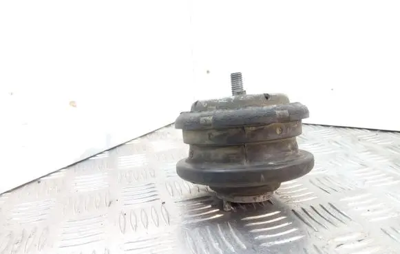 Mercedes-Benz CLS C219 Engine mount bracket A6392410413