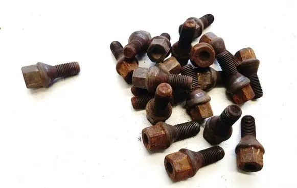 Nuts/bolts