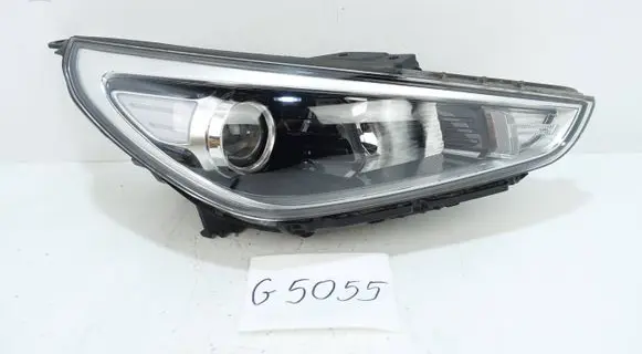 Hyundai i30 Headlight/headlamp 92102G4000