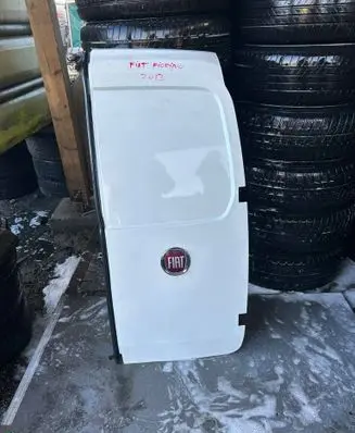 Fiat Fiorino Rear door