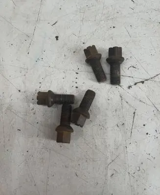 Audi A6 S6 C4 4A Nuts/bolts 