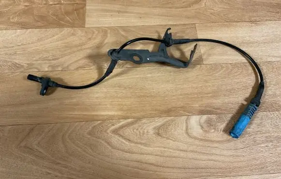 BMW 5 E60 E61 ABS brake wheel speed sensor 6908705