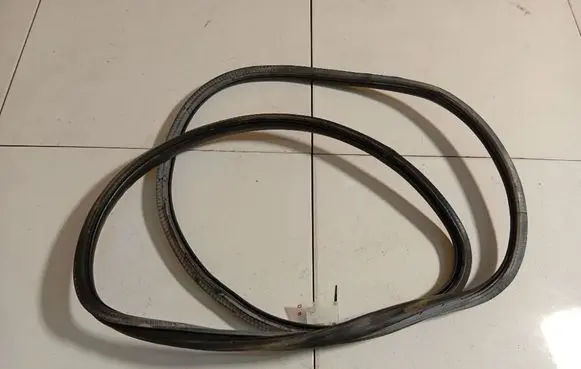 Audi A6 S6 C6 4F Rubber seal front coupe door 
