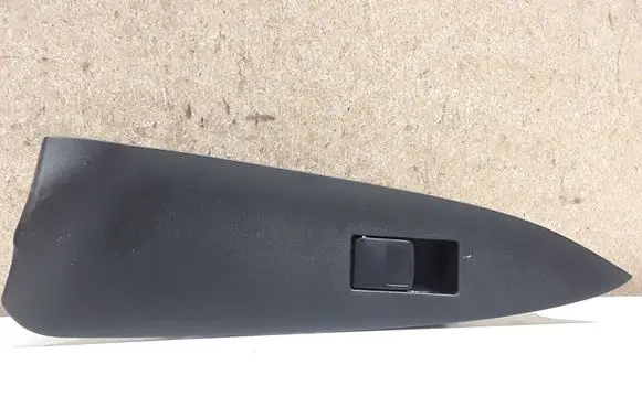 Toyota RAV 4 (XA30) Electric window control switch 7427242010