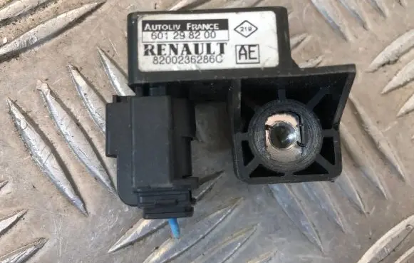 Renault Scenic II - Grand scenic II Airbag deployment crash/impact sensor 8200236286C 601298200