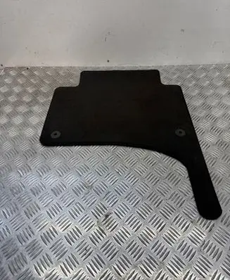 Volkswagen Touareg I Rear floor mat 7L6862478C 15682900 021112802