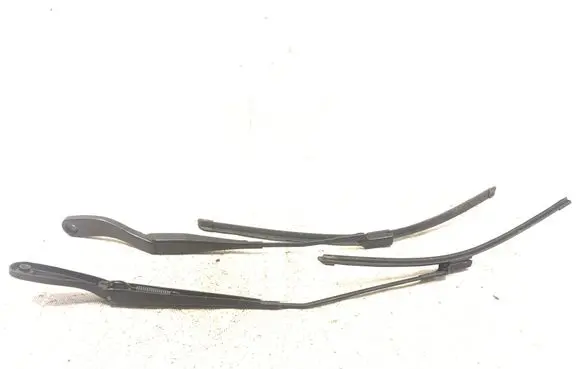 Volvo C30 Front wiper blade arm