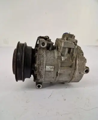 Volkswagen PASSAT B5.5 Air conditioning (A/C) compressor (pump) 8D0260808