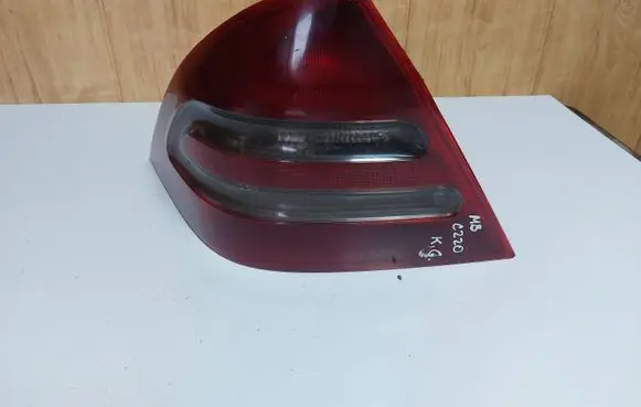 Mercedes-Benz E W210 Rear/tail lights R02f00