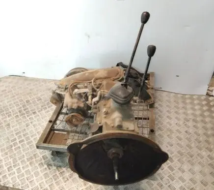 Nissan Patrol 160 Manual 4 speed gearbox 32131 0800061610 61610