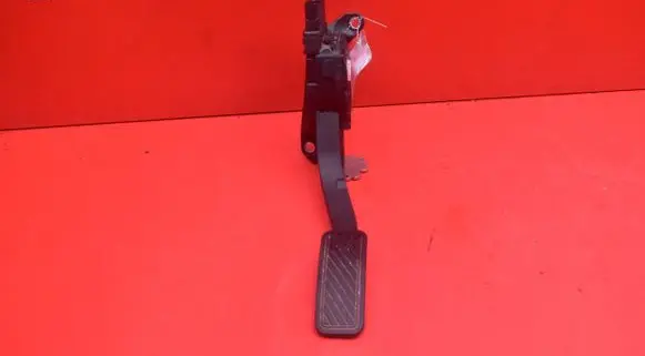 Ford Fiesta Accelerator throttle pedal 8V21-9F836-AA