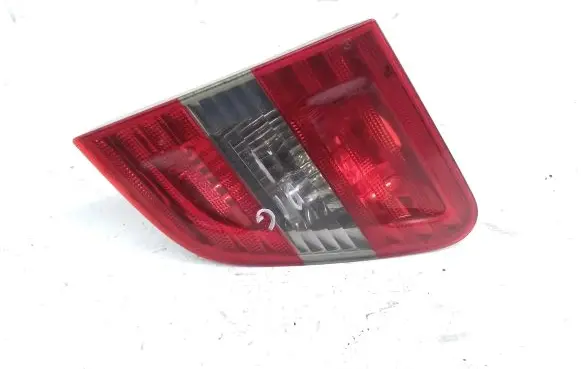 Tailgate rear/tail lights