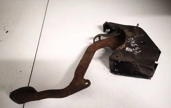 Opel Omega B1 Brake pedal 