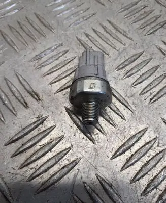 Toyota Prius (XW30) Air conditioning (A/C) pressure sensor 