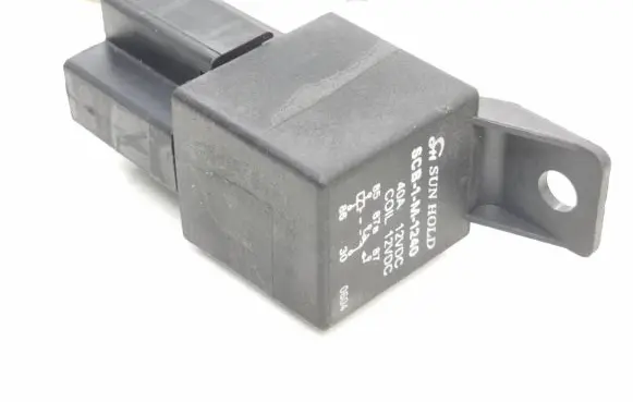Volkswagen Golf IV Other relay SCB1M1240