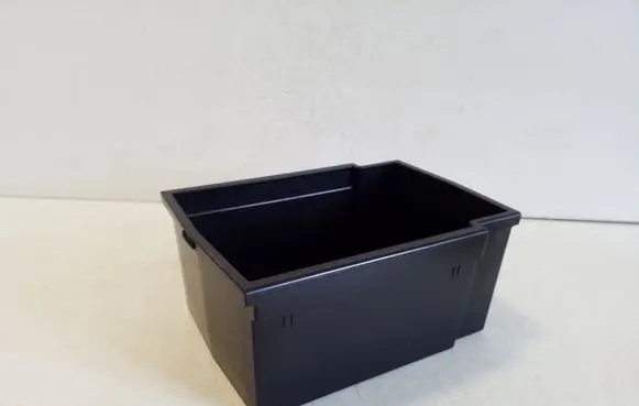 Glove box