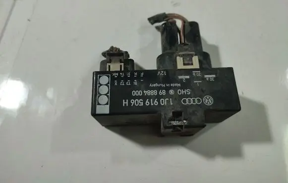 Volkswagen Golf IV Coolant fan relay 1J0919506H