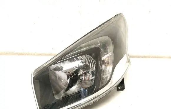Opel Vivaro Headlight/headlamp 93461916