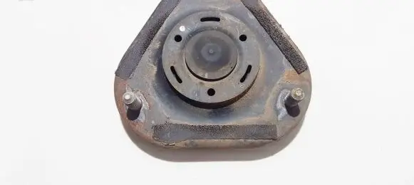Toyota Auris 150 Coil spring mount 
