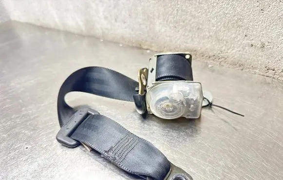 Toyota Yaris Rear seatbelt 0428123