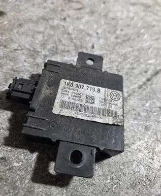 Audi A3 S3 8P Alarm control unit/module 28002223 1K0907719B 980036405