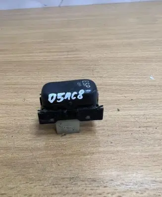 Mercedes-Benz E W210 Other switches/knobs/shifts 2108213551 D5168