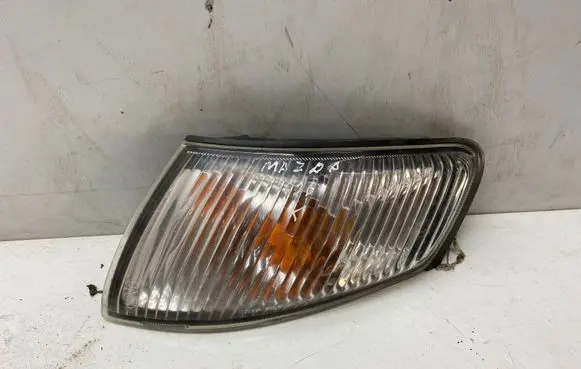 Mazda 626 Front indicator light