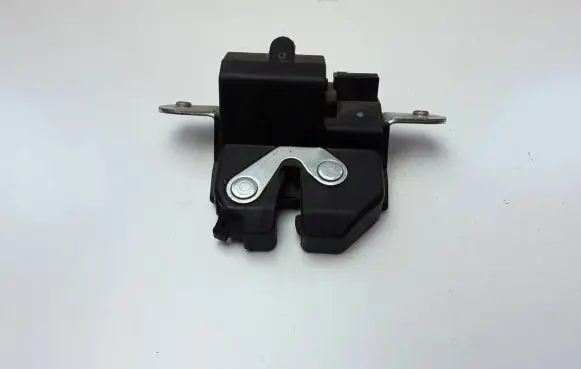 Opel Astra K Loading door lock 39021416