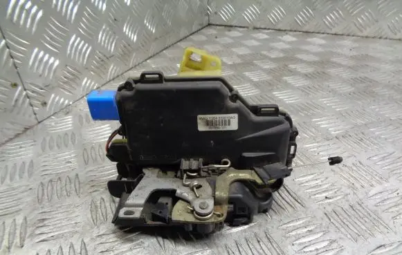 Seat Ibiza III (6L) Rear door lock 3B4839015AG