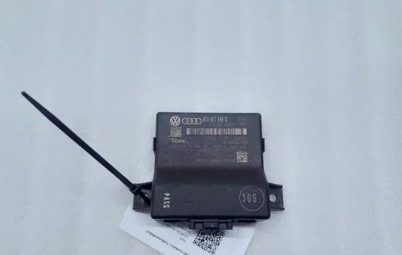 Audi A5 8T 8F Gateway control module 8T0907468D