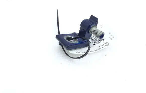 Audi A1 Front door lower hinge 8X0831405B