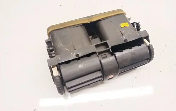 Opel Astra G Dash center air vent grill 90560344