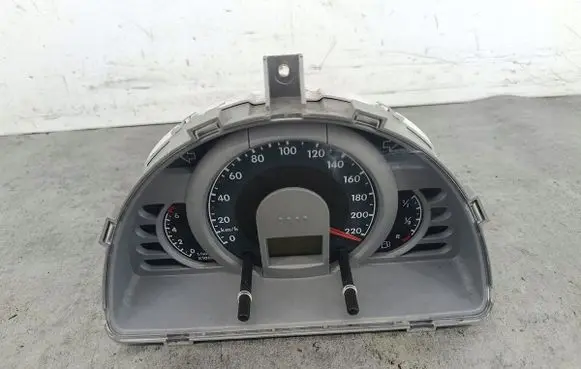 Volkswagen Fox Speedometer (instrument cluster) 