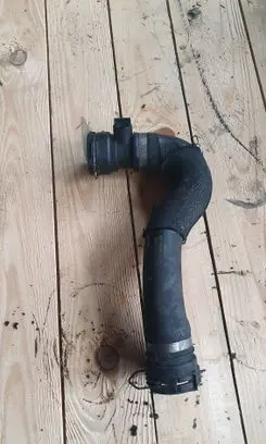 Engine coolant pipe/hose