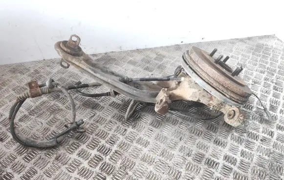 Rear wheel hub spindle/knuckle