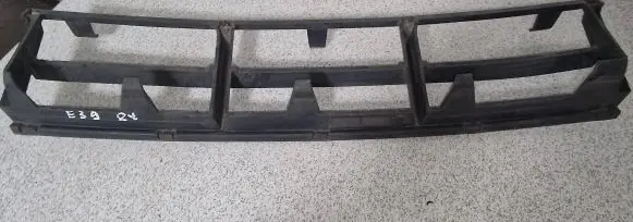 BMW 5 E39 Front bumper lower grill 8235671