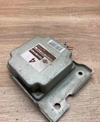 Nissan X-Trail T30 Torque split ecu control unit/module 41650EQ070 A68000U06