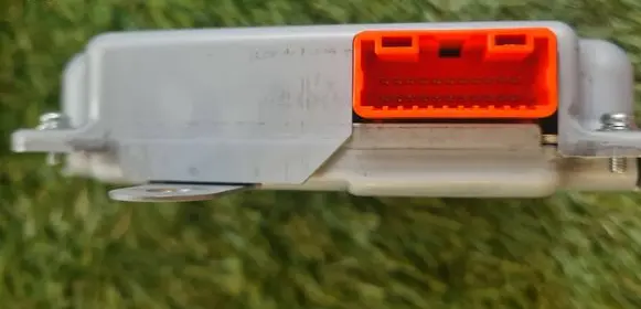 Toyota RAV 4 (XA40) Battery control module 8989248050