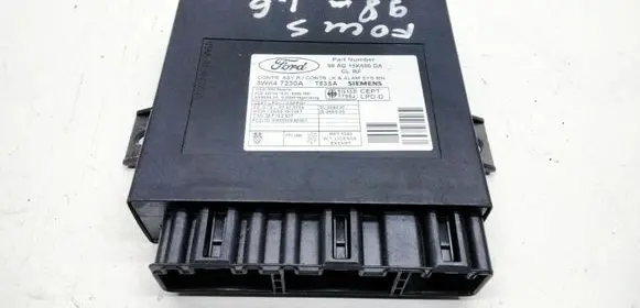 Ford Focus Comfort/convenience module 98AG15K600DA