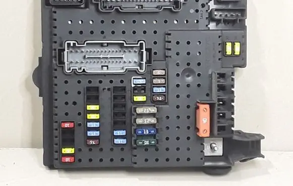 Volvo S60 Fuse module 30728512 28017881